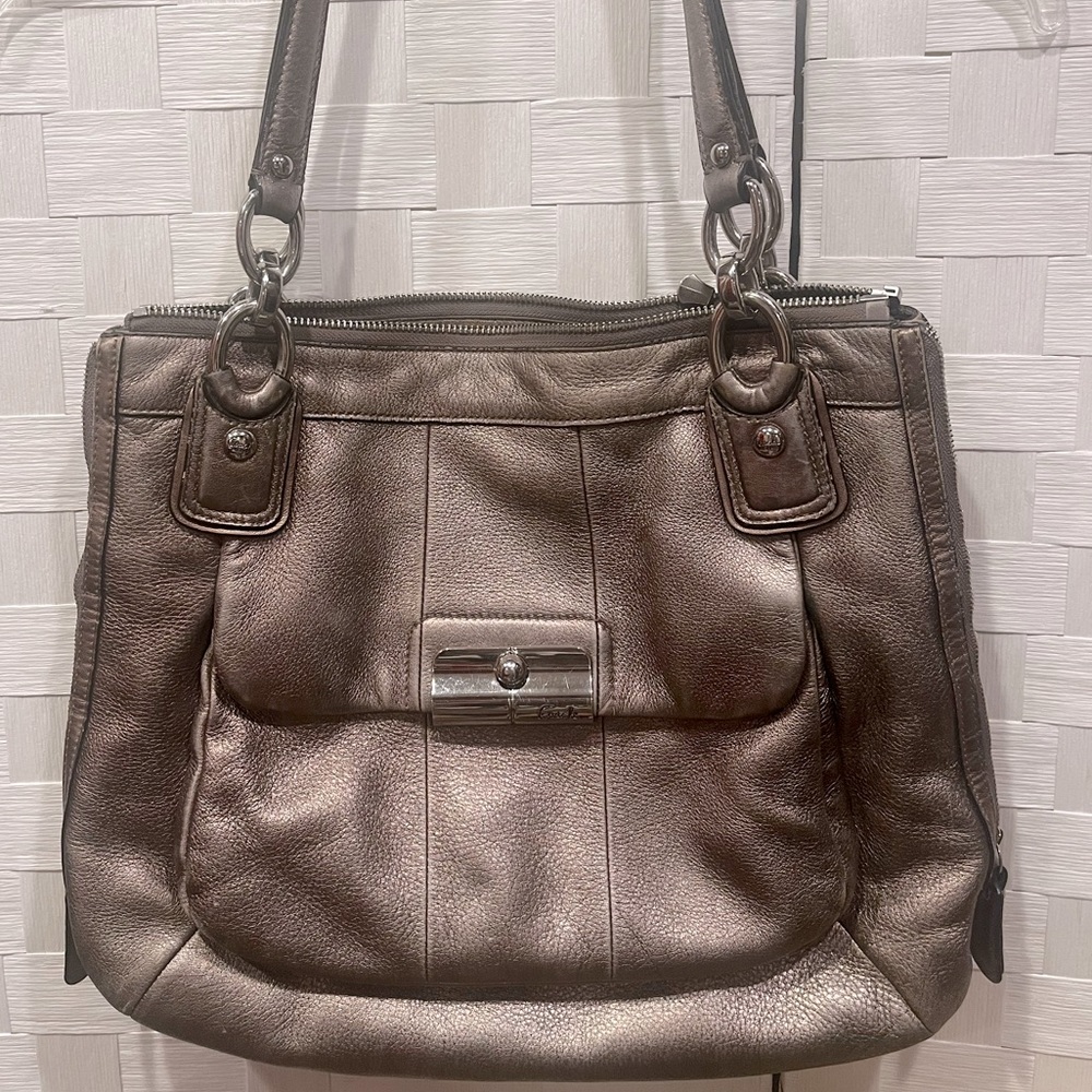 Leather silver metallic Kristin tote bag.